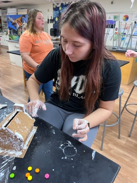 SADD members made some Gingerbread houses
